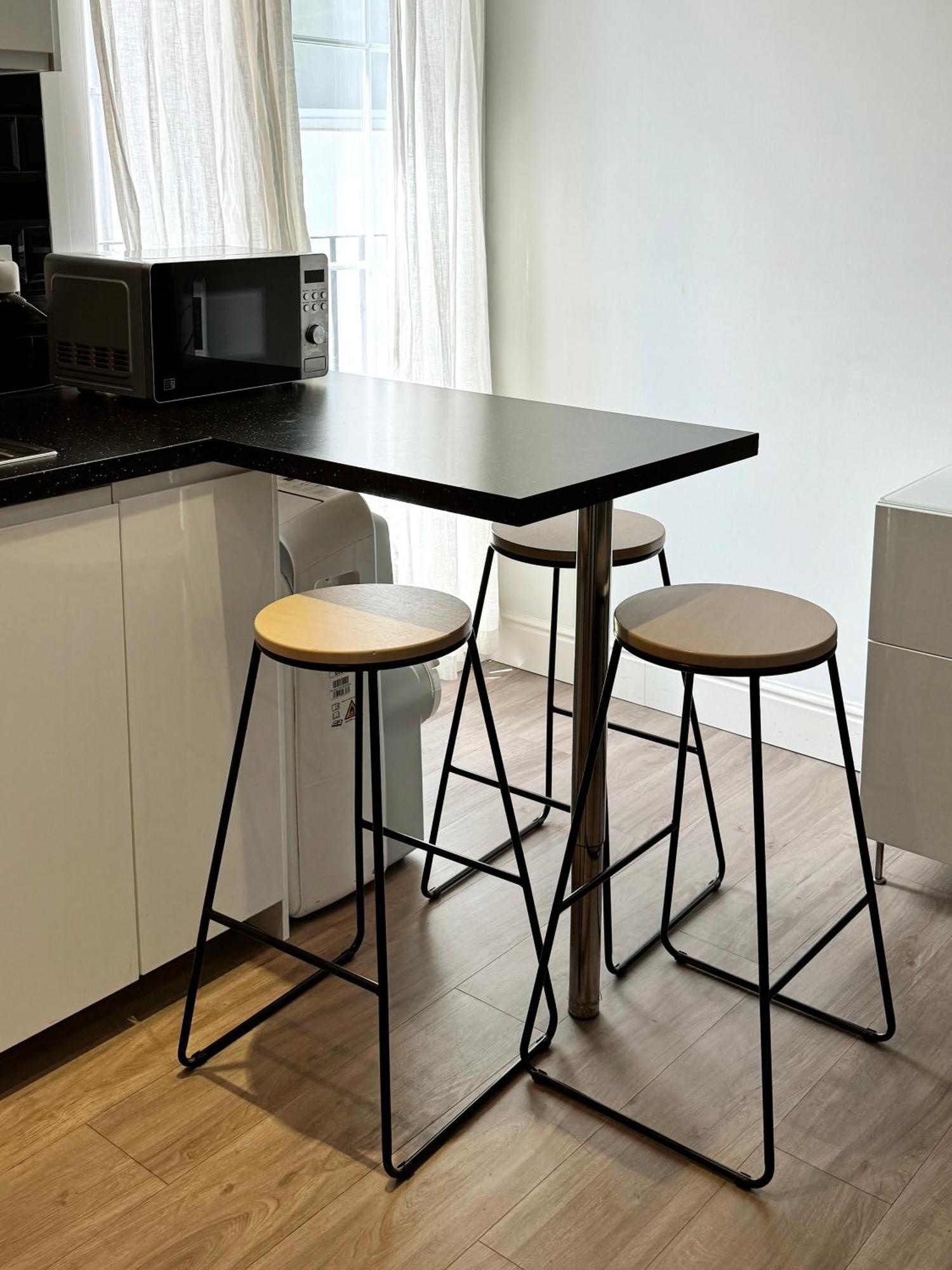 Modern City Centre Two Bedroom Windsor Apartment - Grand Central House 지브롤터 외부 사진