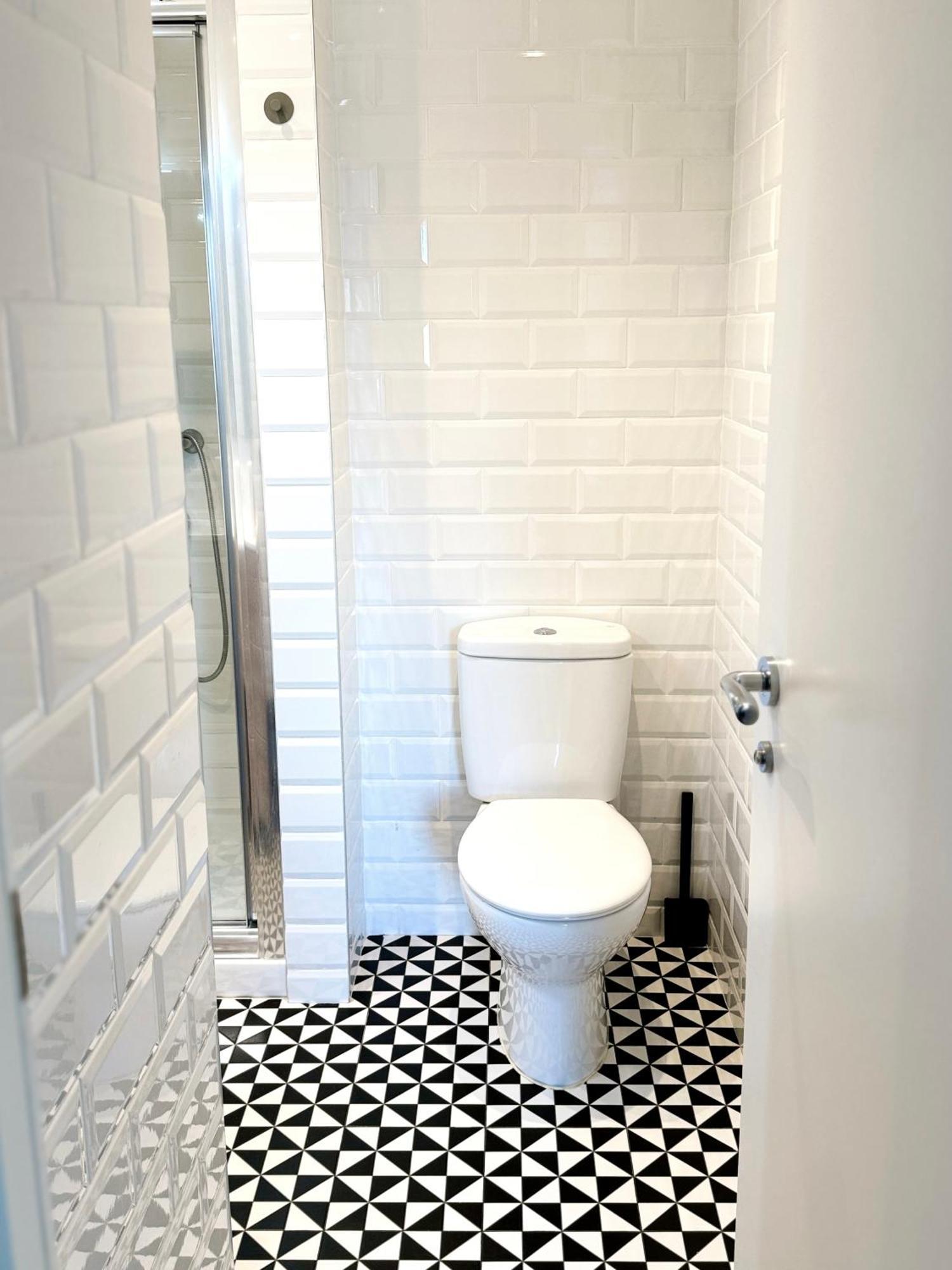 Modern City Centre Two Bedroom Windsor Apartment - Grand Central House 지브롤터 외부 사진